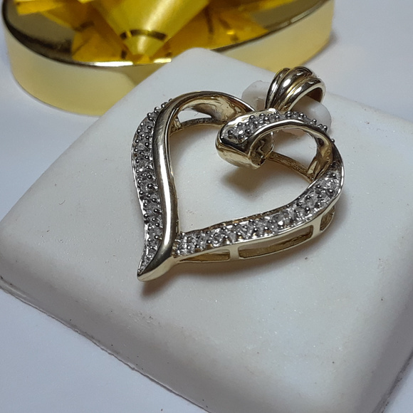 .20ctw Diamond Open looping 10Kt Heart Pend #12294